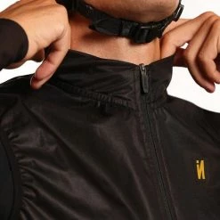 Gilet Imperméable Inverse Pure Noir -vélo sales gilet impermeable inverse pure noir p image 101369 grande